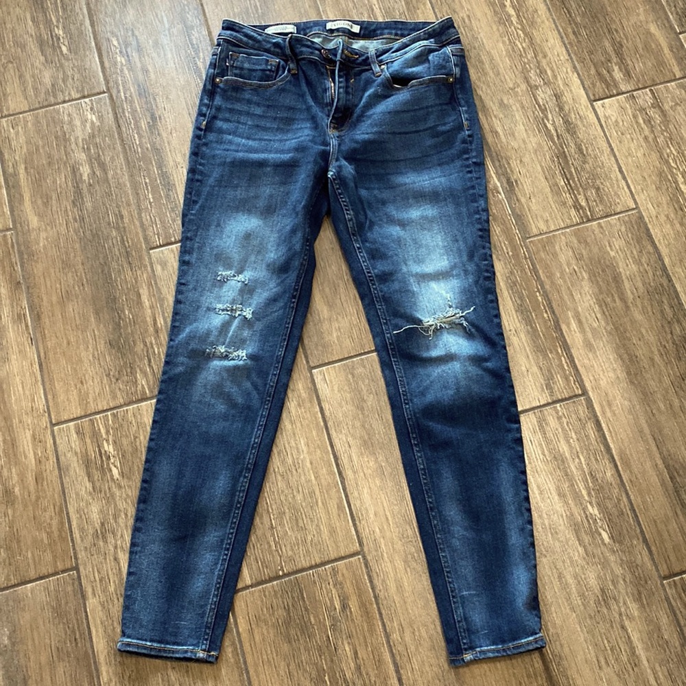 Vigoss distressed skinny jeans size 10